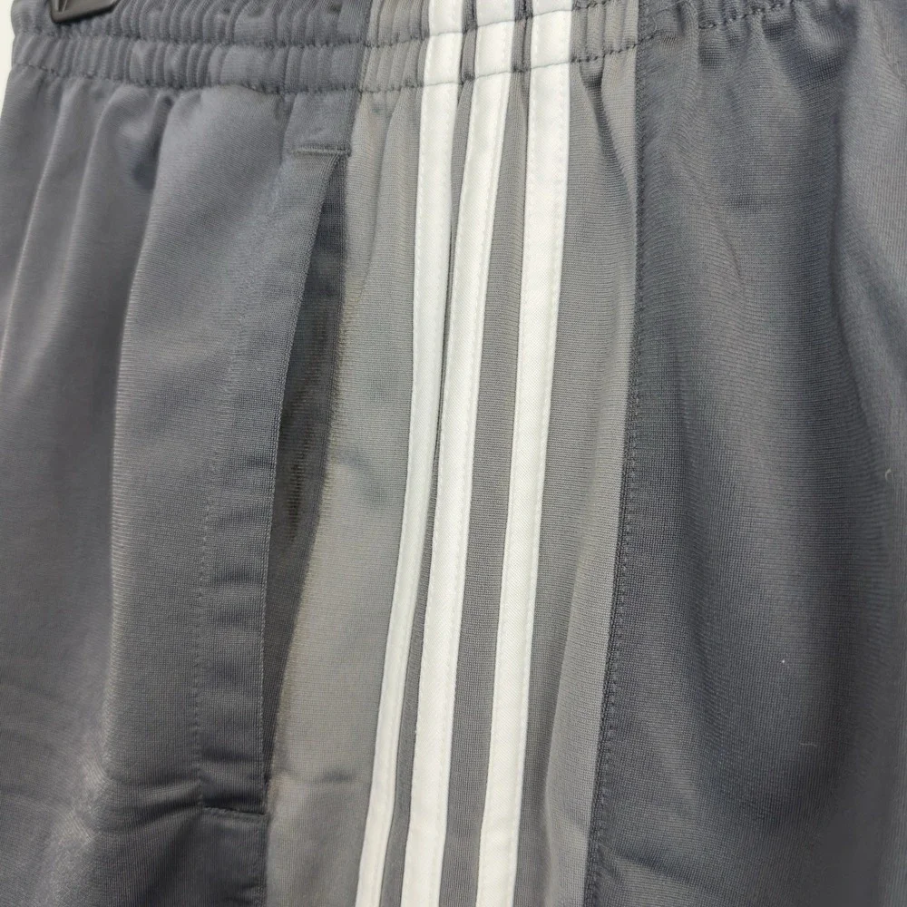 Adidas Essentials 3-Stripes Tricot Shorts Men's Size Small Grey, White Logo‎